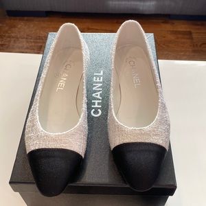 CHANEL White and Black Flats
